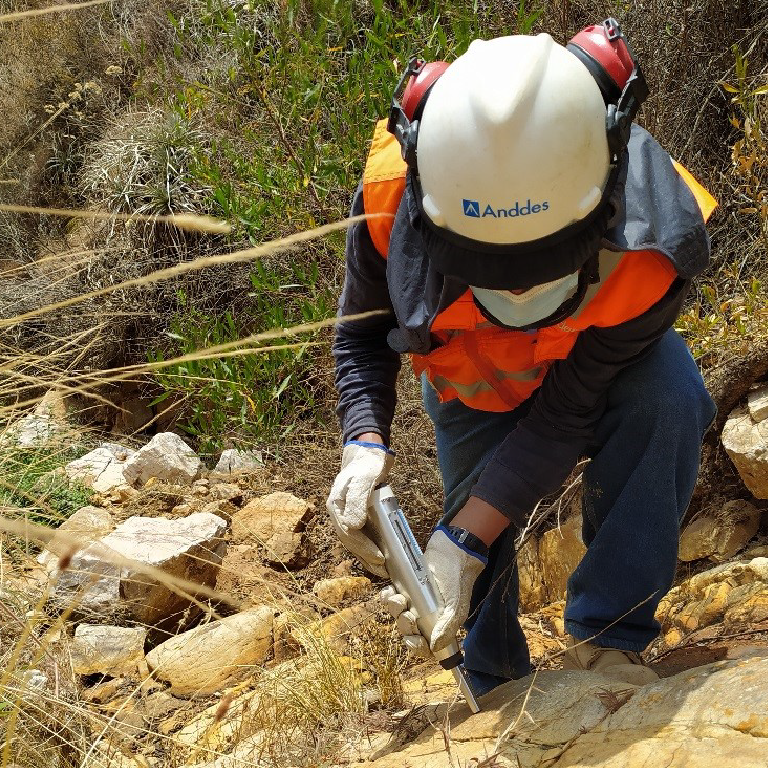 Advances and Challenges in Geology Applied to the Mining Industry: Experiences, Hazard Mitigation, Sustainability and Technology